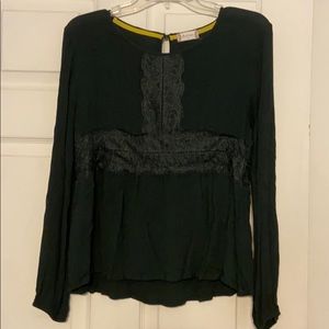 Green lace Lon sleeve blouse